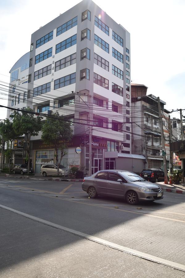 Like Home Bangkok Buitenkant foto